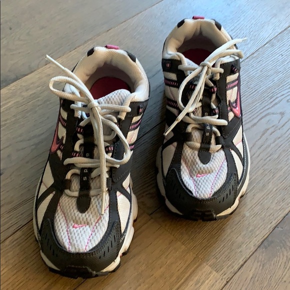 Nike Trail Running Shoes - Picture 2 of 6